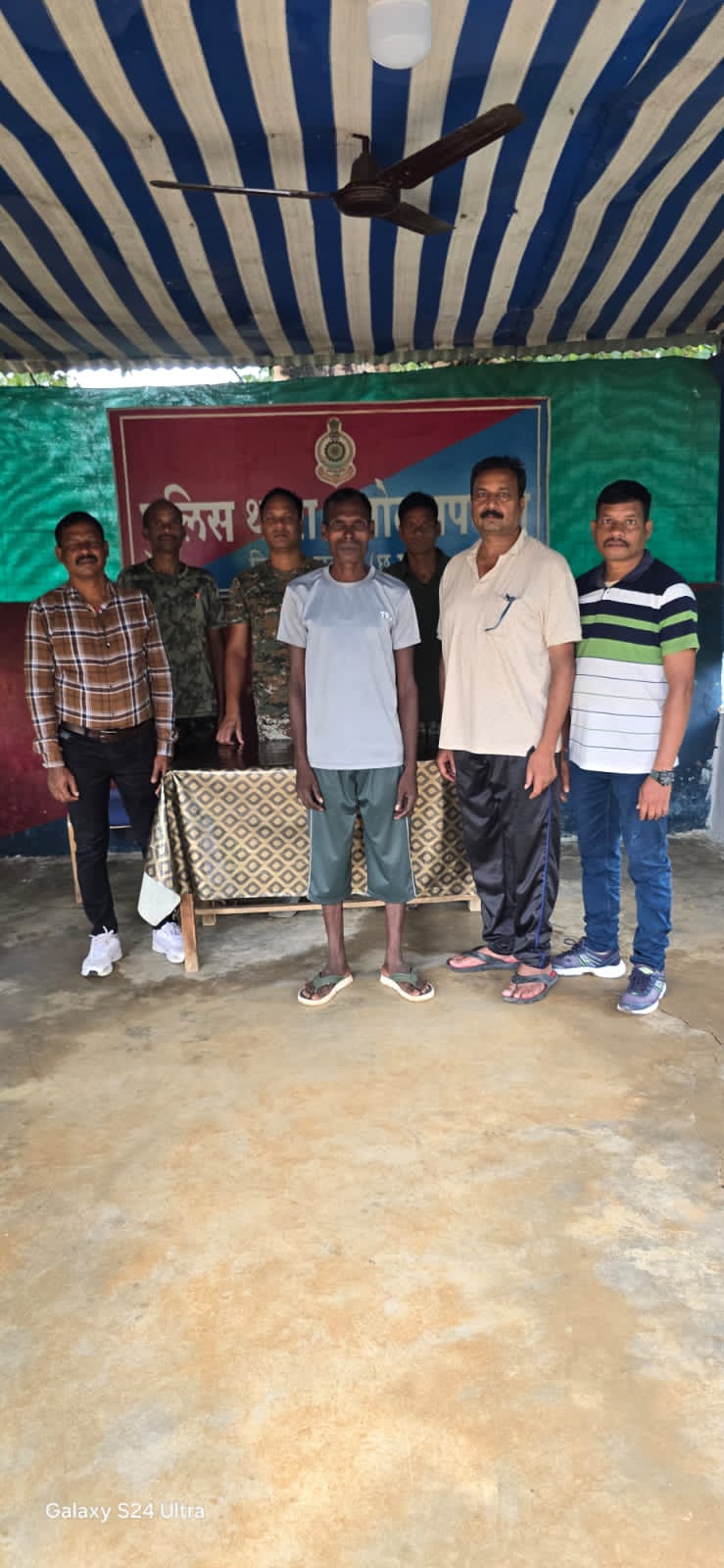 सुकमा : दो साल से फरार आरोपी को पुलिस ने किया गिरफ्तार सुकमा : दो साल से फरार आरोपी को पुलिस ने किया गिरफ्तार