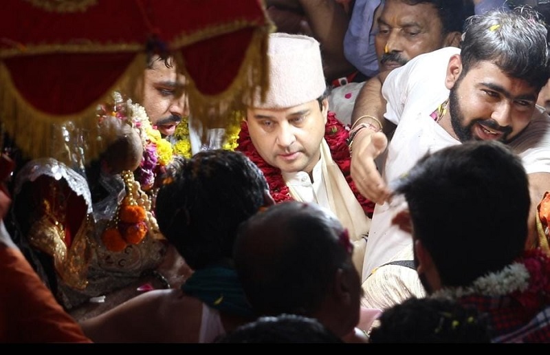 सोमवती अमावस्या पर राजसी ठाठ-बाट से निकली भगवान महाकाल की शाही सवारी सोमवती अमावस्या पर राजसी ठाठ-बाट से निकली भगवान महाकाल की शाही सवारी