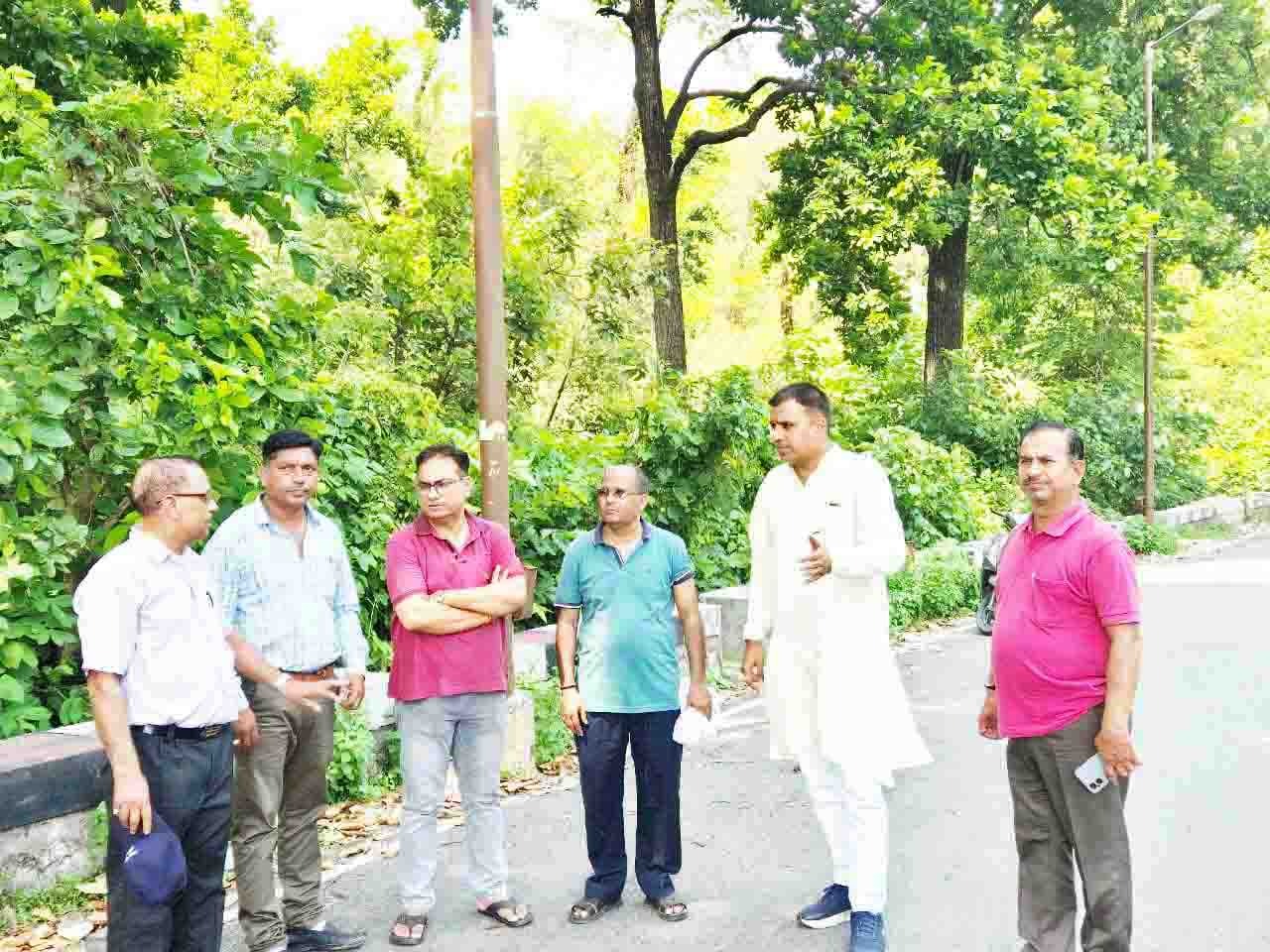 हाई मास्ट लाइट के लिए निरीक्षण हाई मास्ट लाइट के लिए निरीक्षण