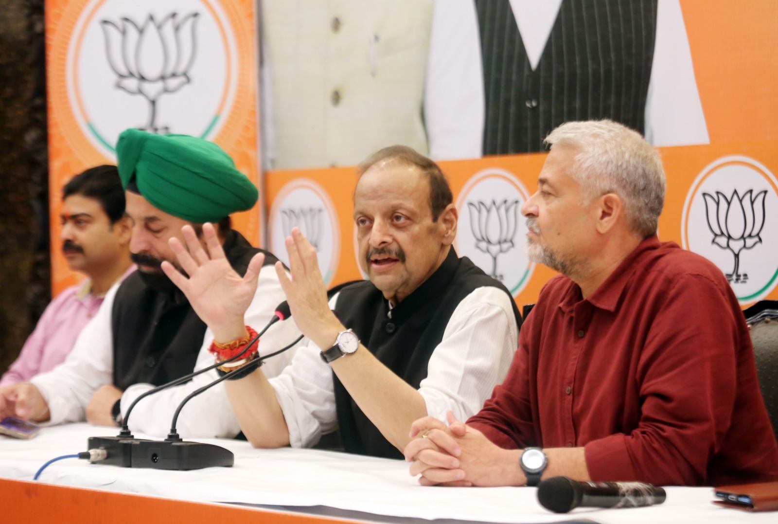 भाजपा के सीएम पर भी सहमत थी नेशनल कांफ्रेंस, भाजपा ने ठुकराया था आग्रह भाजपा के सीएम पर भी सहमत थी नेशनल कांफ्रेंस, भाजपा ने ठुकराया था आग्रह