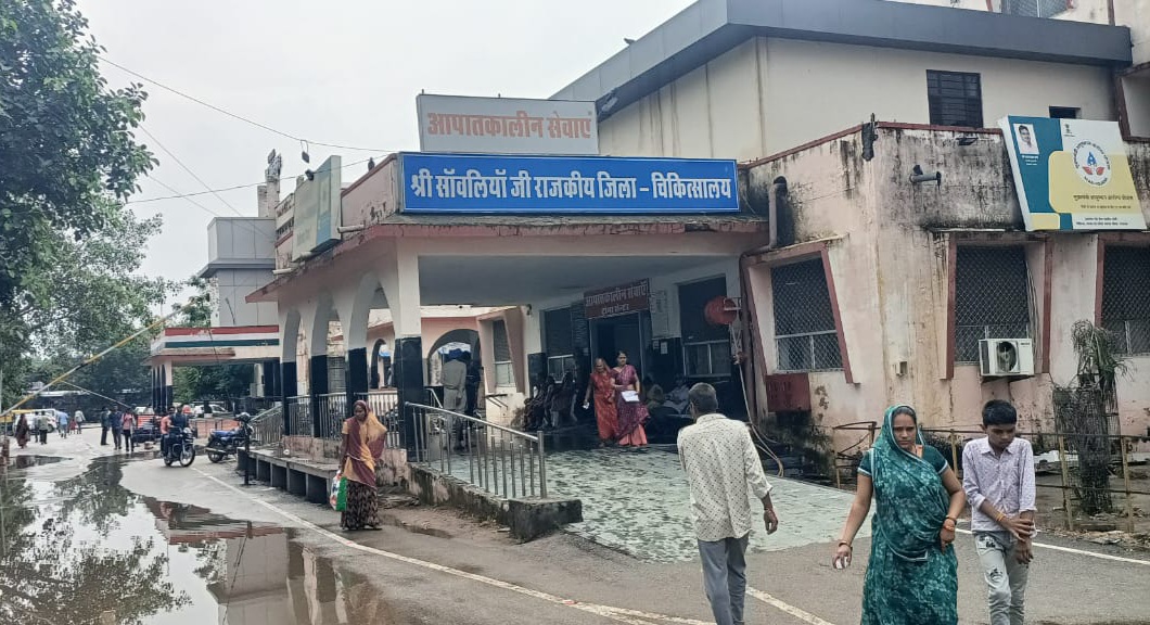 चित्तौड़गढ़ जिला चिकित्सालय के पीएमओ एपीओ आदेश पर लाए स्टे।