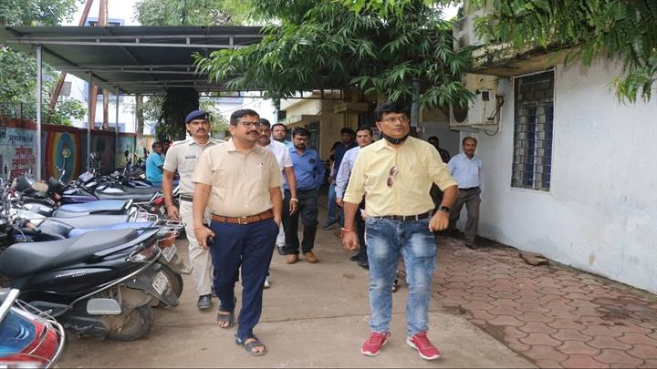 सीहोरः जिला अस्पताल में शुरू होगा जन औषधि केंद्र, कलेक्टर ने किया निरीक्षण सीहोरः जिला अस्पताल में शुरू होगा जन औषधि केंद्र, कलेक्टर ने किया निरीक्षण