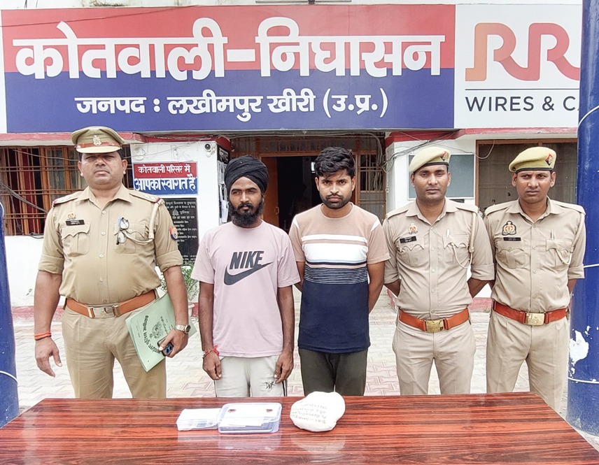 50 लाख की स्मैक के साथ दो गिरफ्तार 50 लाख की स्मैक के साथ दो गिरफ्तार