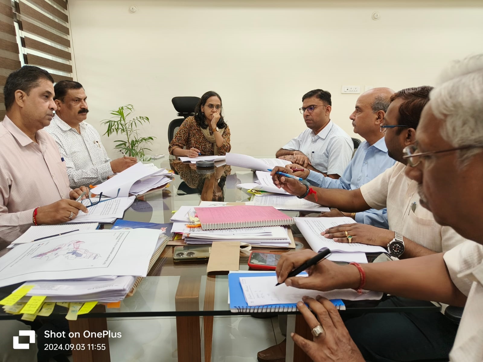 खनिज भवन में पेट्रोलियम विभाग की समीक्षा बैठक खनिज भवन में पेट्रोलियम विभाग की समीक्षा बैठक