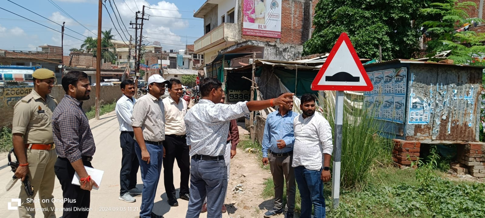 सरकारी जमीन का निरीक्षण करते नगर आयुक्त : फोटो बच्चा गुप्ता सरकारी जमीन का निरीक्षण करते नगर आयुक्त : फोटो बच्चा गुप्ता