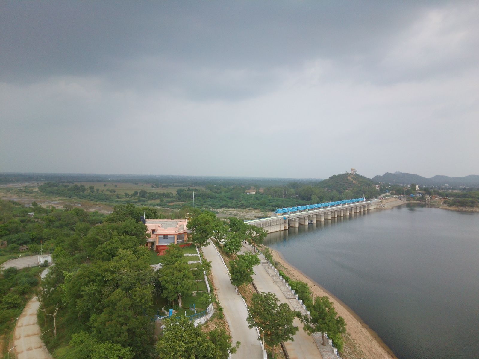 सोम कमला आंबा बांध का नजारा