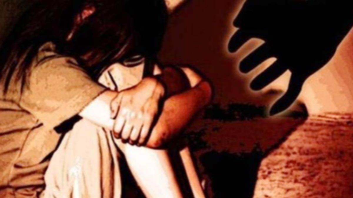 फाइल फोटो : छेड़खानी फाइल फोटो : छेड़खानी