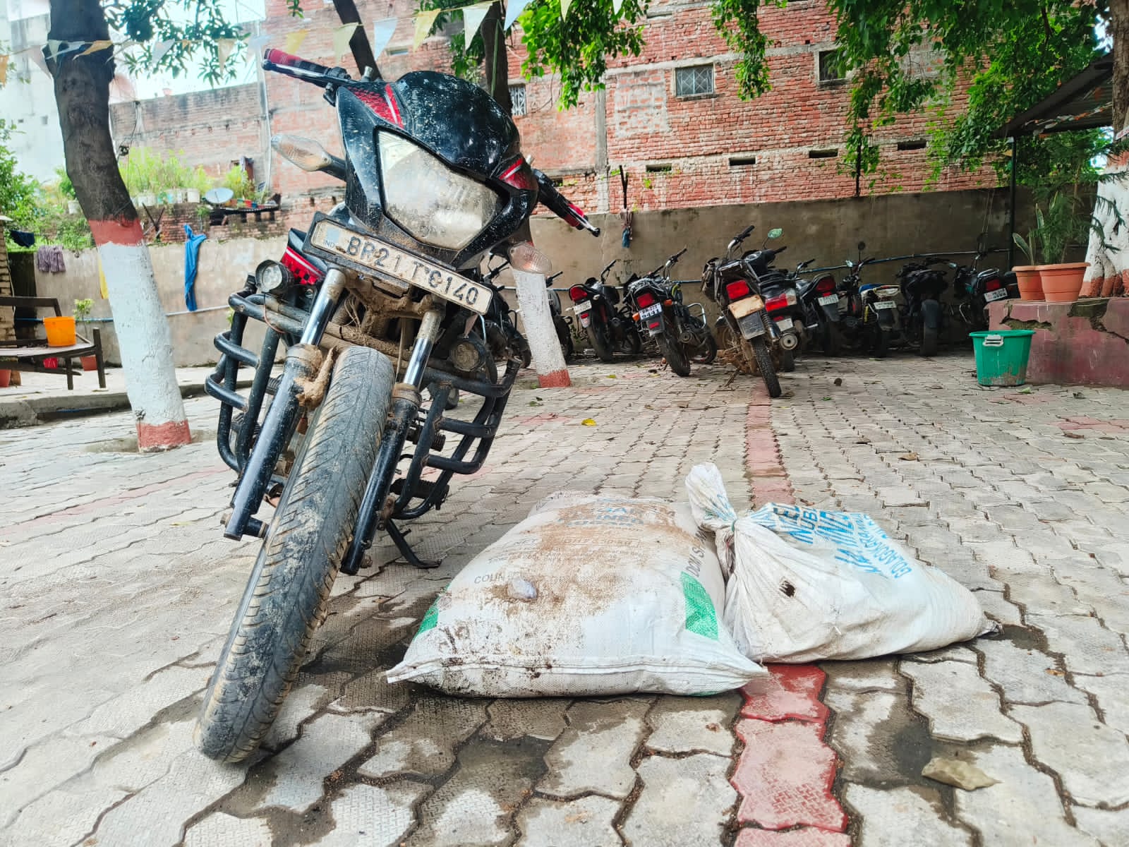 गिरफ्तार कारोबारी गिरफ्तार कारोबारी