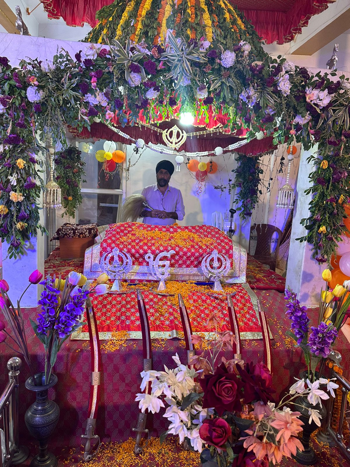 गुरुद्वारा में धूमधाम से मनाया गया श्री गुरुग्रंथ साहिब जी का प्रकाश उत्सव गुरुद्वारा में धूमधाम से मनाया गया श्री गुरुग्रंथ साहिब जी का प्रकाश उत्सव