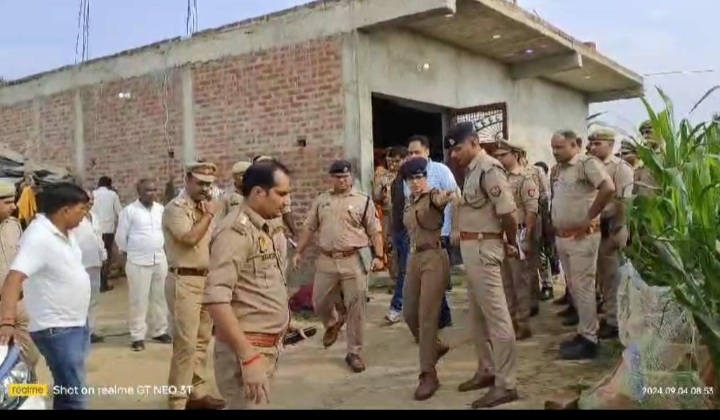 कन्नौज:- कच्छाधारी बदमाशों का आतंक,पति पत्नी को घायल कर दो घरों में लाखों की डकैती कन्नौज:- कच्छाधारी बदमाशों का आतंक,पति पत्नी को घायल कर दो घरों में लाखों की डकैती