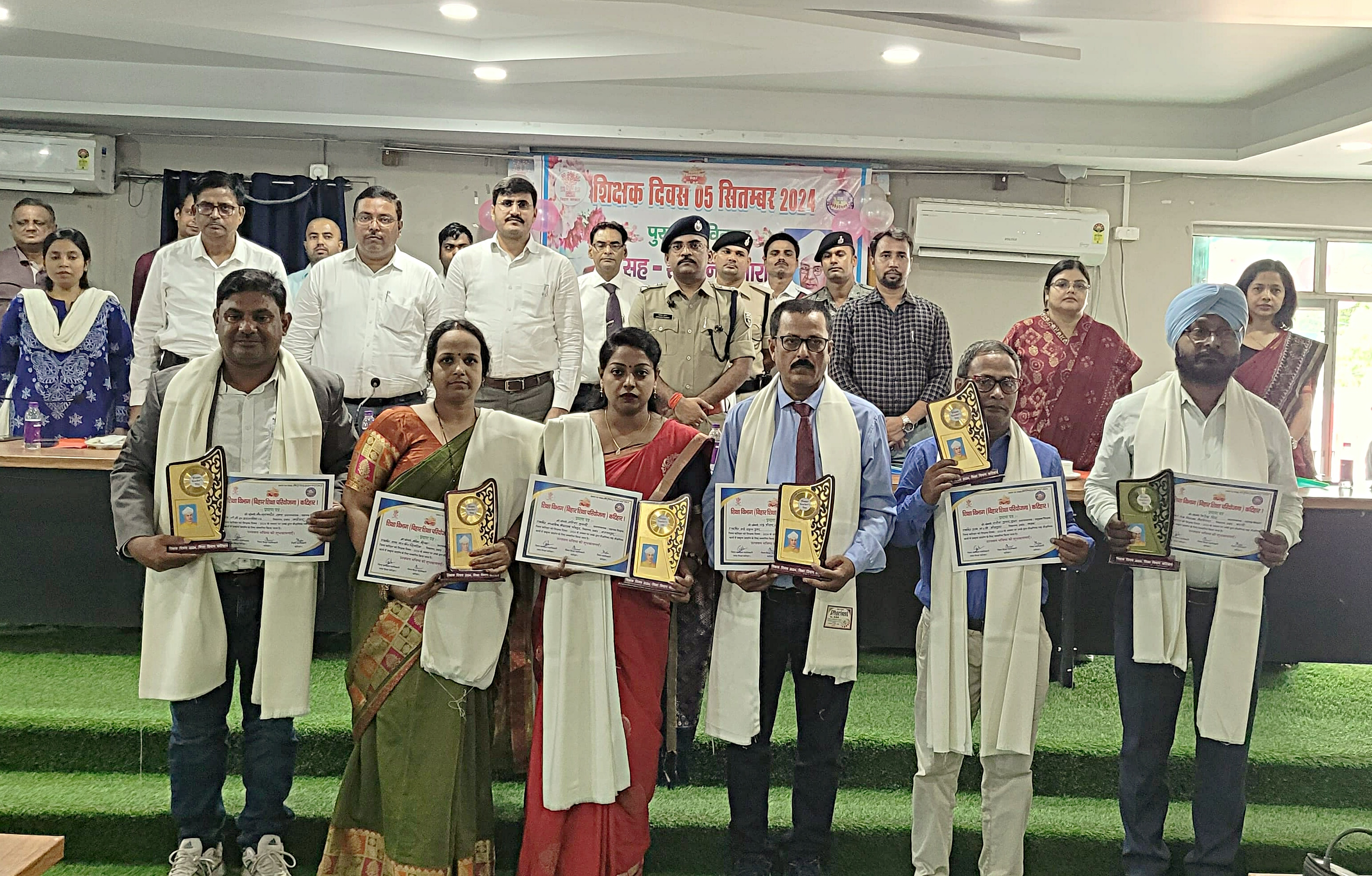 पुरस्कृत शिक्षक पुरस्कृत शिक्षक