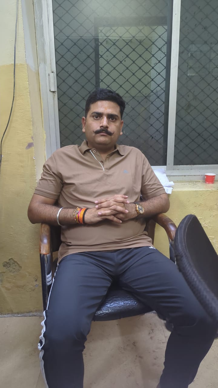 अग्निशमन अधिकारी 50 हजार रुपये की रिश्वत राशि लेते गिरफ्तार अग्निशमन अधिकारी 50 हजार रुपये की रिश्वत राशि लेते गिरफ्तार