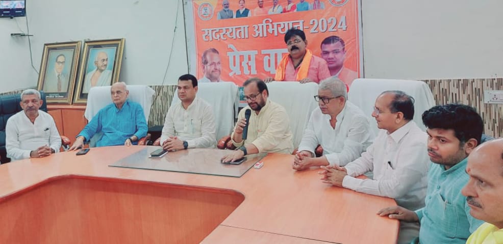 देश की माटी से प्यार करने वाला हर व्यक्ति भाजपा से चाहता है जुड़ना : सुरेश पासी देश की माटी से प्यार करने वाला हर व्यक्ति भाजपा से चाहता है जुड़ना : सुरेश पासी