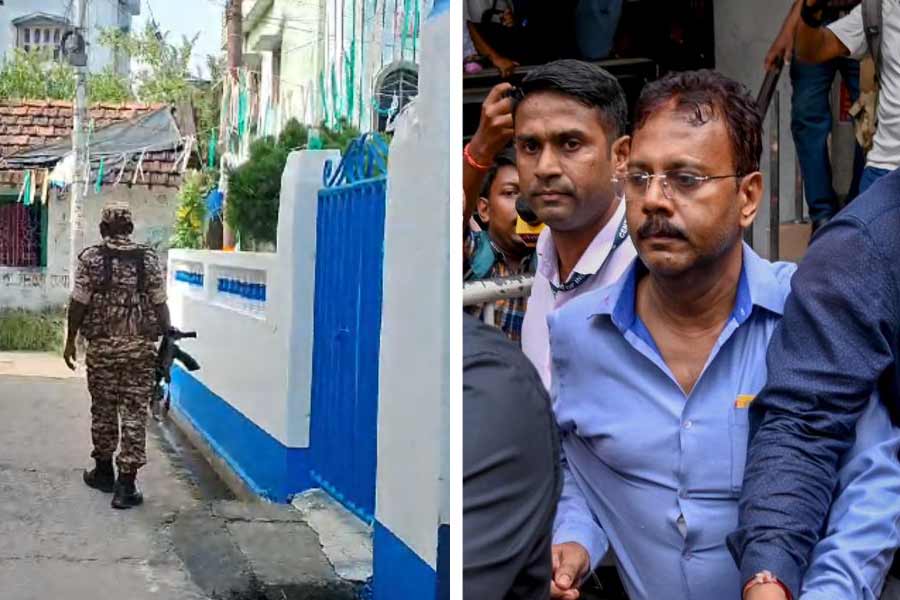 संदीप घोष के घर छापेमारी संदीप घोष के घर छापेमारी