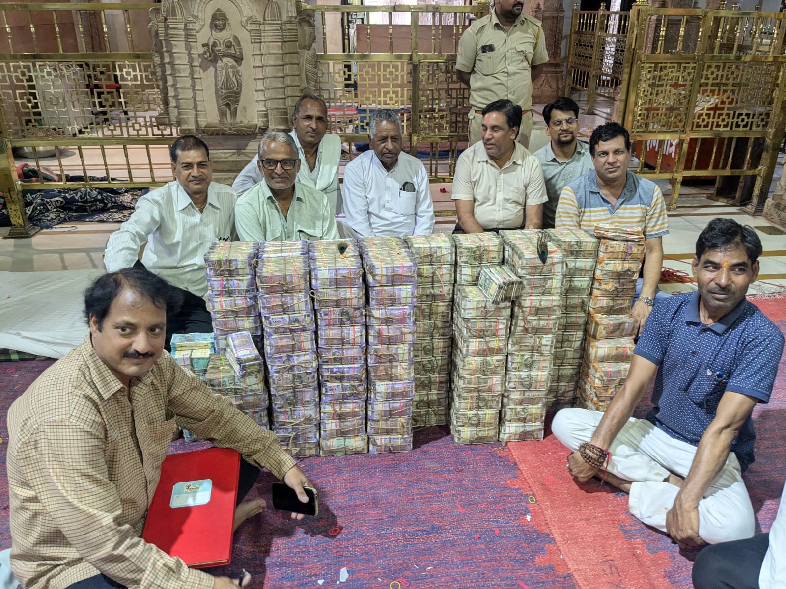 चित्तौड़गढ़ जिले के सांवलियाजी मंदिर में भंडार की गणना का कार्य जारी है।