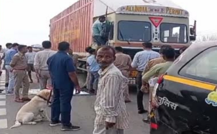 मौके पर मौजूद कंटेनर मौके पर मौजूद कंटेनर