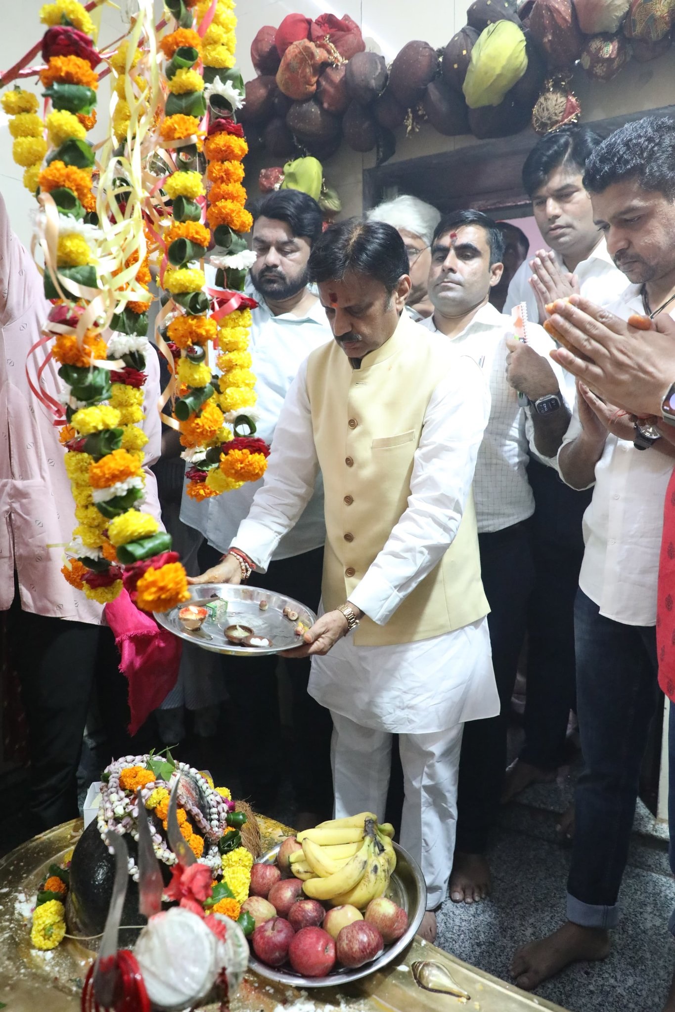 उप मुख्यमंत्री शुक्ल ने रीवा के मनकामेश्वर शिव मंदिर जीर्णोद्धार कार्य का किया भूमिपूजन उप मुख्यमंत्री शुक्ल ने रीवा के मनकामेश्वर शिव मंदिर जीर्णोद्धार कार्य का किया भूमिपूजन