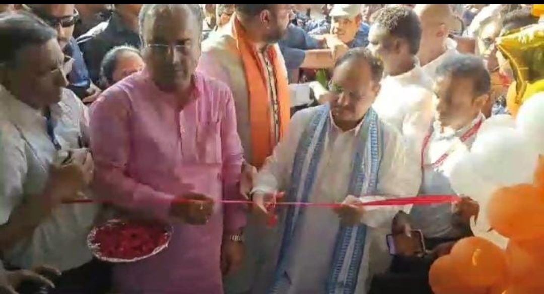 उद्घाटन करते केंद्रीय स्वास्थ्य मंत्री उद्घाटन करते केंद्रीय स्वास्थ्य मंत्री