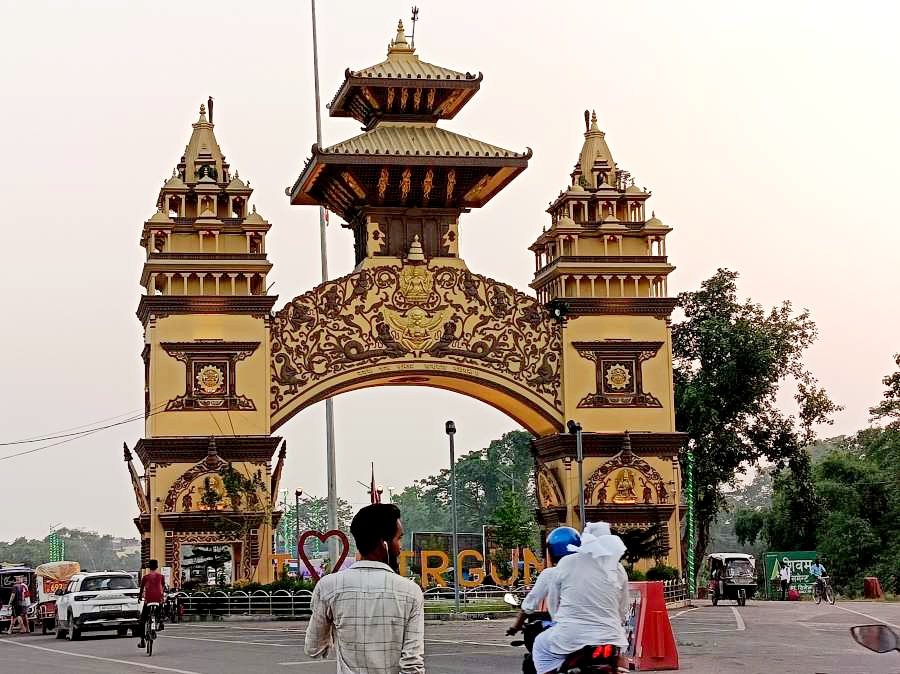 भारत-नेपाल बार्डर का प्रवेश द्धार भारत-नेपाल बार्डर का प्रवेश द्धार
