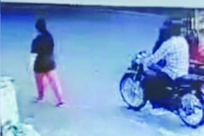 वारदत को अंजाम देने के समय की फोटो वारदत को अंजाम देने के समय की फोटो