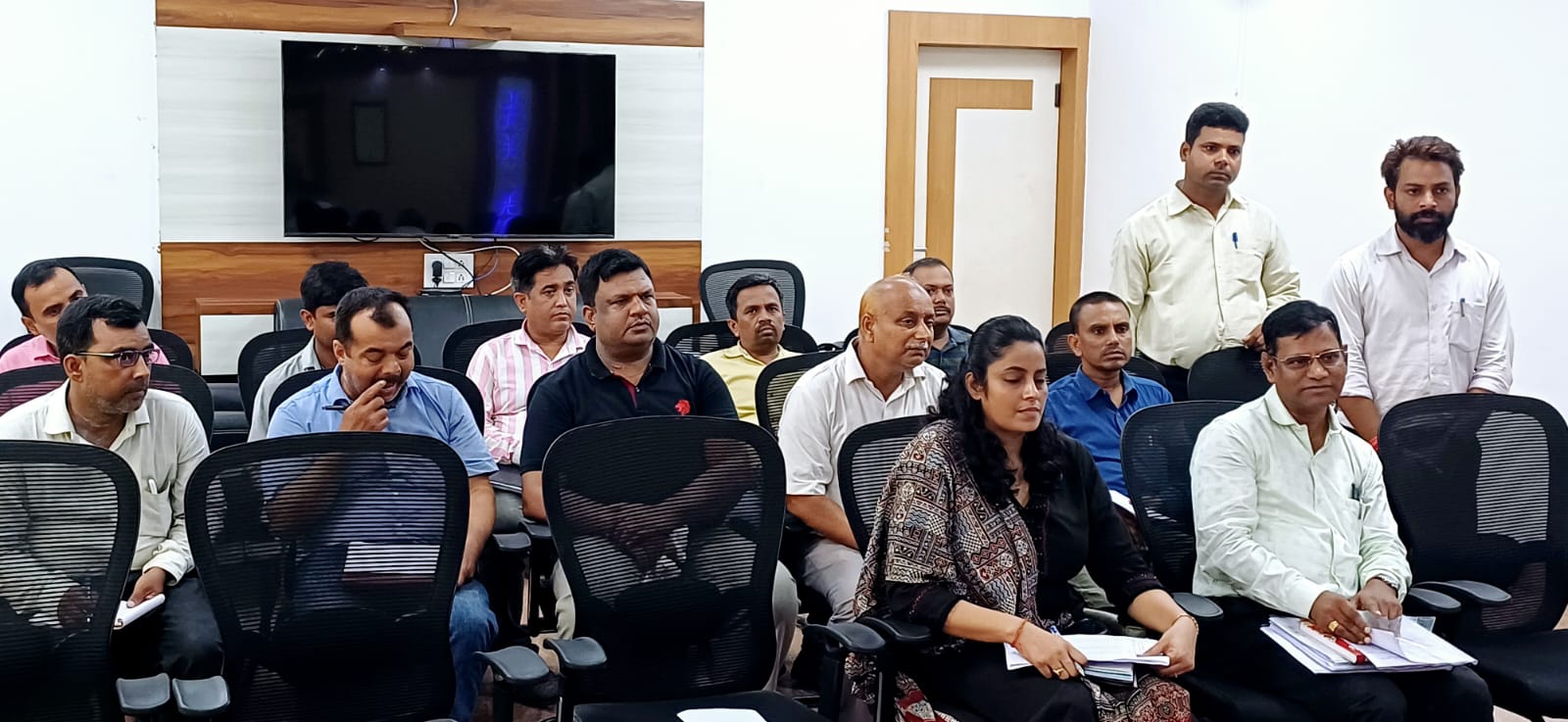 सीएमआर लंबित रखने वाले पैक्सों, मिलरों के विरूद्ध की जायेगी कठोर कार्रवाई - डीएम सीएमआर लंबित रखने वाले पैक्सों, मिलरों के विरूद्ध की जायेगी कठोर कार्रवाई - डीएम