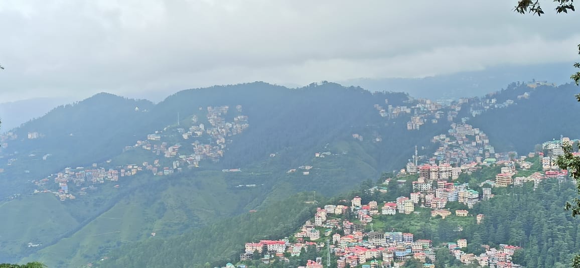 शिमला में बादलों का डेरा शिमला में बादलों का डेरा
