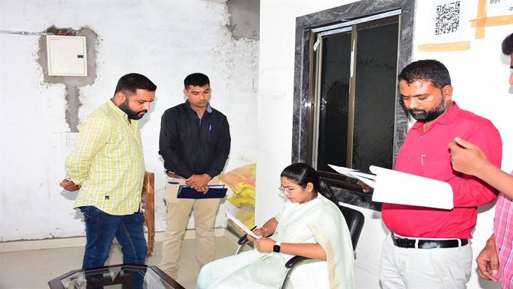 सतनाः राज्यमंत्री प्रतिमा बागरी ने सुनी आमजनों की समस्याएं सतनाः राज्यमंत्री प्रतिमा बागरी ने सुनी आमजनों की समस्याएं