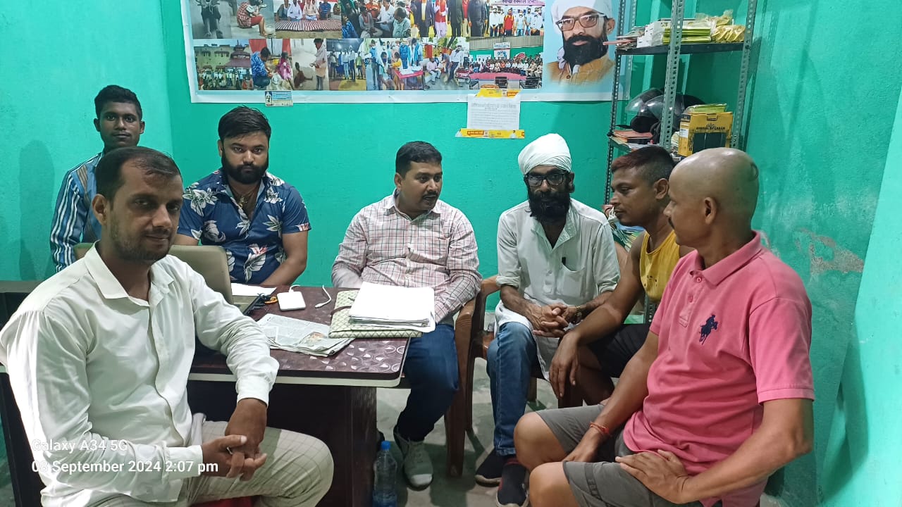 विधि जागरूकता कैंप भाग लेते लोग विधि जागरूकता कैंप भाग लेते लोग