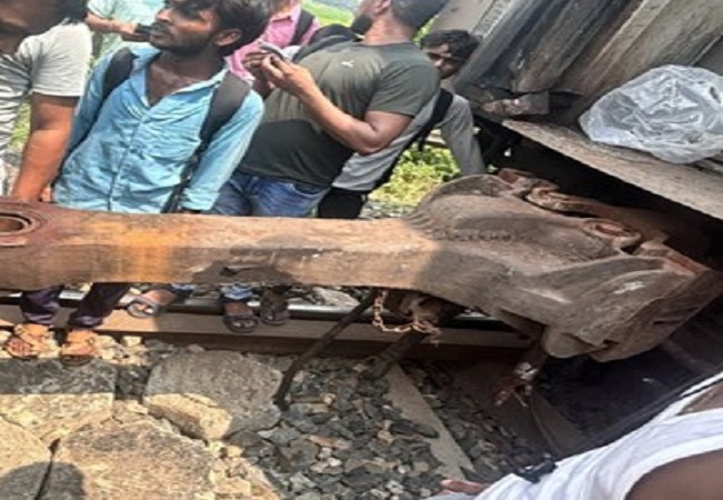 कपलिंग टूटा हिससा् कपलिंग टूटा हिससा्