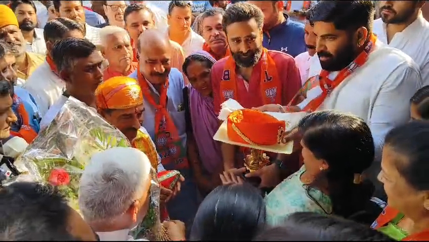 भाजपा प्रदेश अध्यक्ष मदन राठौर भीलवाड़ा पहुंचे, विभिन्न मुद्दों पर मीडिया से की चर्चा 3 भाजपा प्रदेश अध्यक्ष मदन राठौर भीलवाड़ा पहुंचे, विभिन्न मुद्दों पर मीडिया से की चर्चा 3