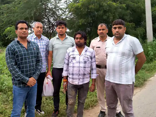 पुलिस द्वह्वारा गिरफ्तार किया गया आरोपी पुलिस द्वह्वारा गिरफ्तार किया गया आरोपी