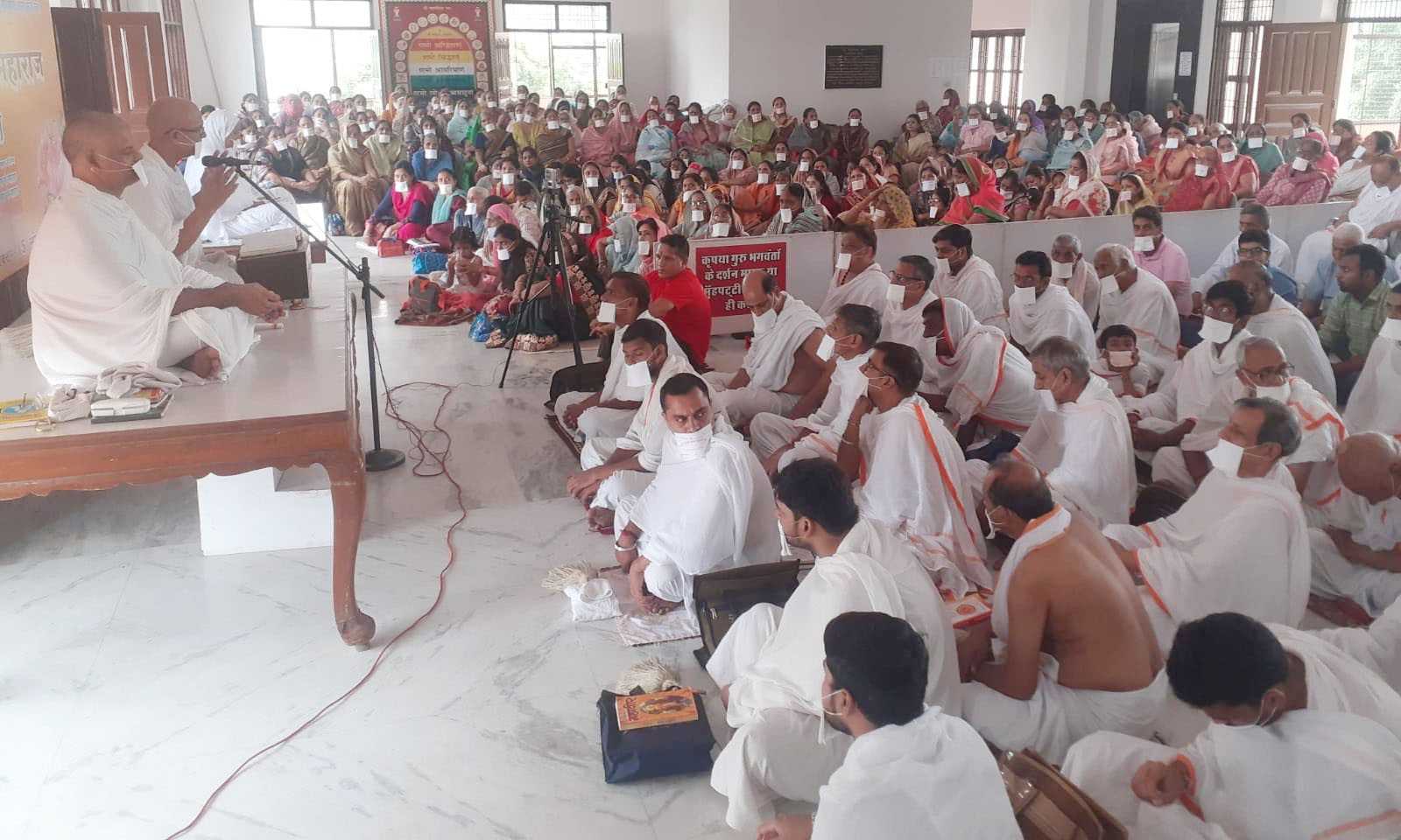 8 Snp-4 सोनीपत: महाराज नेपाल केसरी राष्ट्र संत मानव मिलन के संस्थापक डॉ मणिभद्र मुनि जी महाराज प्रवचन करते हुए। 8 Snp-4 सोनीपत: महाराज नेपाल केसरी राष्ट्र संत मानव मिलन के संस्थापक डॉ मणिभद्र मुनि जी महाराज प्रवचन करते हुए।