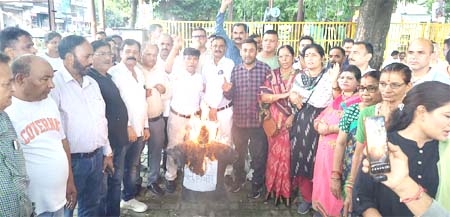 बिगड़ती कानून व्यवस्था और बढ़ता भ्रष्टाचार बना भाजपा का चेहरा - सुमित हृदयेश बिगड़ती कानून व्यवस्था और बढ़ता भ्रष्टाचार बना भाजपा का चेहरा - सुमित हृदयेश