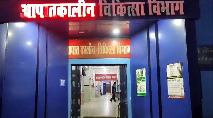आकाशीय बिजली गिरने से सात की मौत, तीन घायल। आकाशीय बिजली गिरने से सात की मौत, तीन घायल।