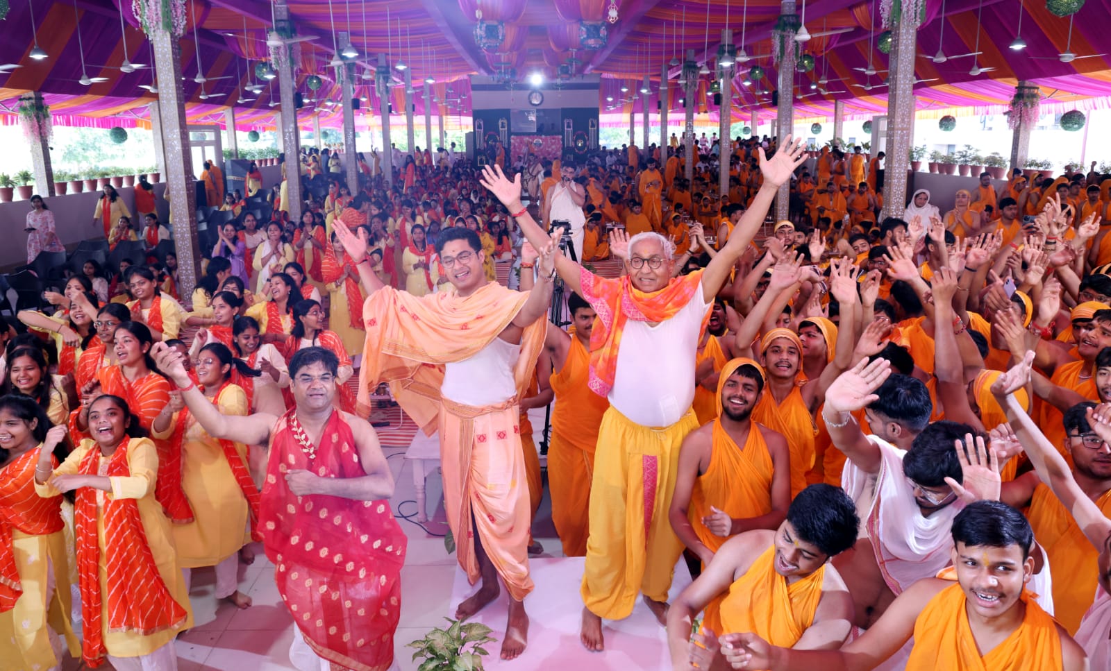 तीर्थंकर महावीर विश्वविद्यालय के रिद्धि-सिद्धि भवन में समोवशरण तीर्थंकर महावीर विश्वविद्यालय के रिद्धि-सिद्धि भवन में समोवशरण