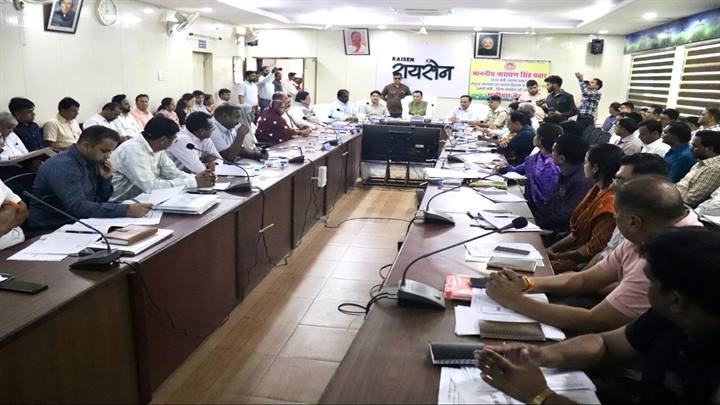 जिले के विकास और जनकल्याण के लिए सरकार के साधनों का समुचित उपयोग करें: प्रभारी मंत्री पंवार जिले के विकास और जनकल्याण के लिए सरकार के साधनों का समुचित उपयोग करें: प्रभारी मंत्री पंवार