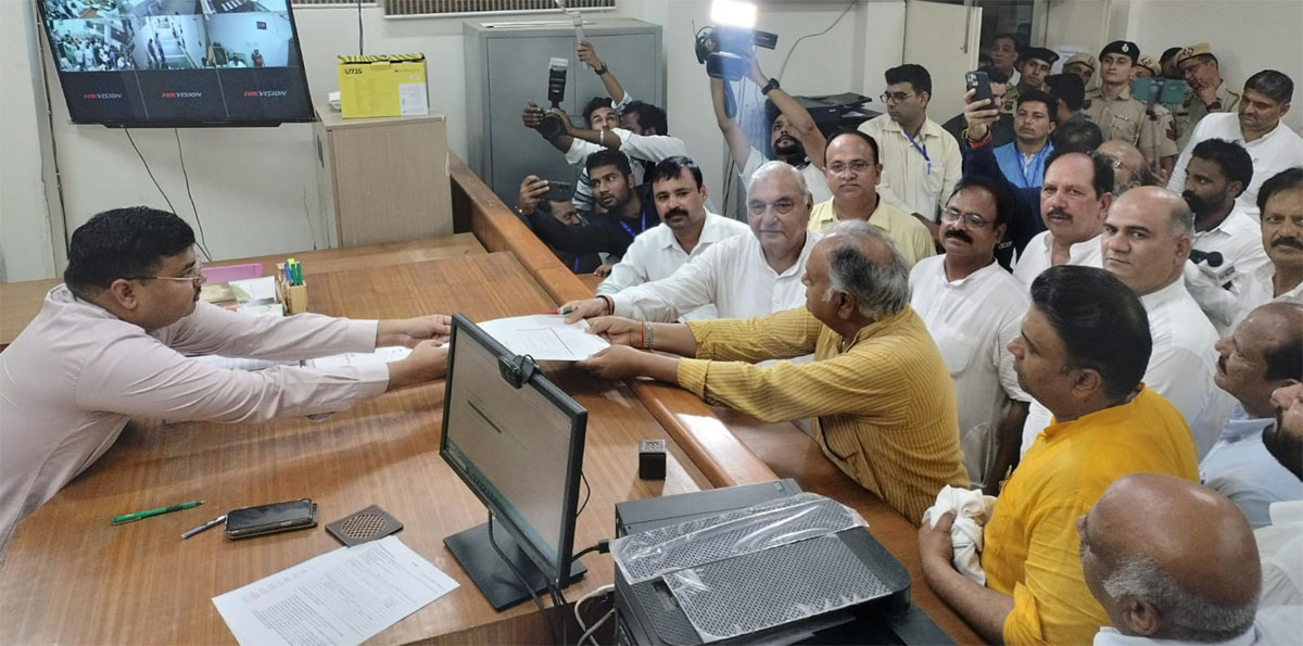 गन्नौर विधान सभा के कांग्रेस उम्मीदवार कुलदीप शर्मा नामांकन दाखिल करते हुए। गन्नौर विधान सभा के कांग्रेस उम्मीदवार कुलदीप शर्मा नामांकन दाखिल करते हुए।