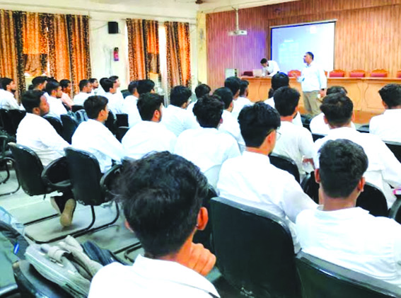 कार्यशाला के दौरान कार्यशाला के दौरान