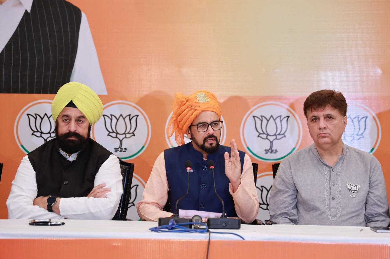 जम्मू कश्मीर में भाजपा का मतलब राहत, नेशनल कांफ्रेंस व कांग्रेस का मतलब आफतः अनुराग ठाकुर जम्मू कश्मीर में भाजपा का मतलब राहत, नेशनल कांफ्रेंस व कांग्रेस का मतलब आफतः अनुराग ठाकुर