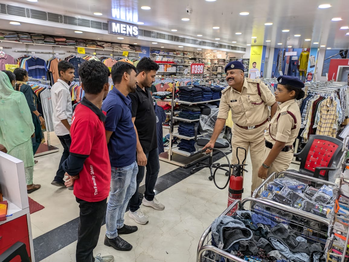 आगलगी की घटना से बचाव को लेकर चलाया गया जागरूकता अभियान आगलगी की घटना से बचाव को लेकर चलाया गया जागरूकता अभियान