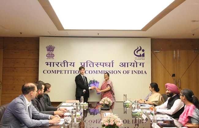 सीसीआई प्रमुख रवनीत कौर से मुलाकात करता फिनलैंड का संसदीय प्रतिनिधिमंडल सीसीआई प्रमुख रवनीत कौर से मुलाकात करता फिनलैंड का संसदीय प्रतिनिधिमंडल