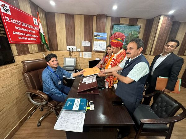 भारत माता की जय के जयकारो के बीच आ.एस. पठानिया ने भरा नामांकन पत्र भारत माता की जय के जयकारो के बीच आ.एस. पठानिया ने भरा नामांकन पत्र