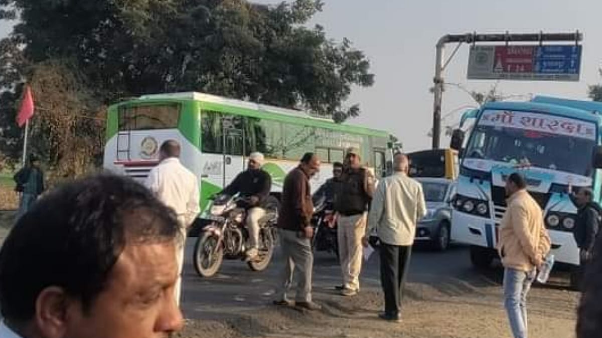 यात्री बसों का सघन जांच अभियान जारी यात्री बसों का सघन जांच अभियान जारी