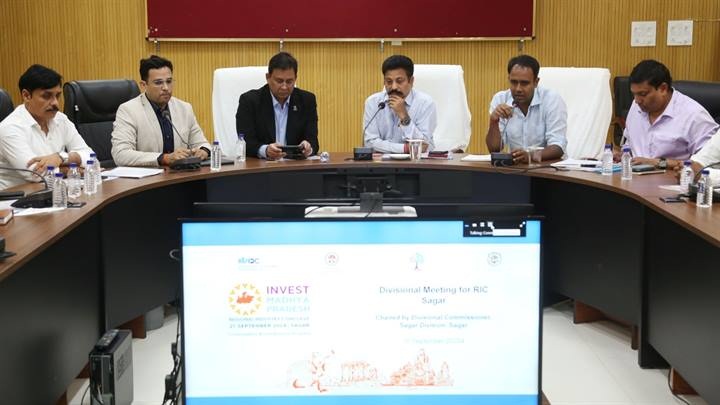 औद्योगिक क्षेत्रों में पानी, बिजली, सड़क जैसी बुनियादी आवश्यकताओं की न आए कोई शिकायतः कमिश्नर औद्योगिक क्षेत्रों में पानी, बिजली, सड़क जैसी बुनियादी आवश्यकताओं की न आए कोई शिकायतः कमिश्नर