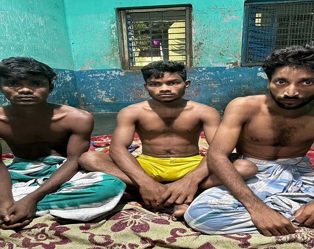 Joint operation of BSF and police, three Bangladeshis arrested Joint operation of BSF and police, three Bangladeshis arrested