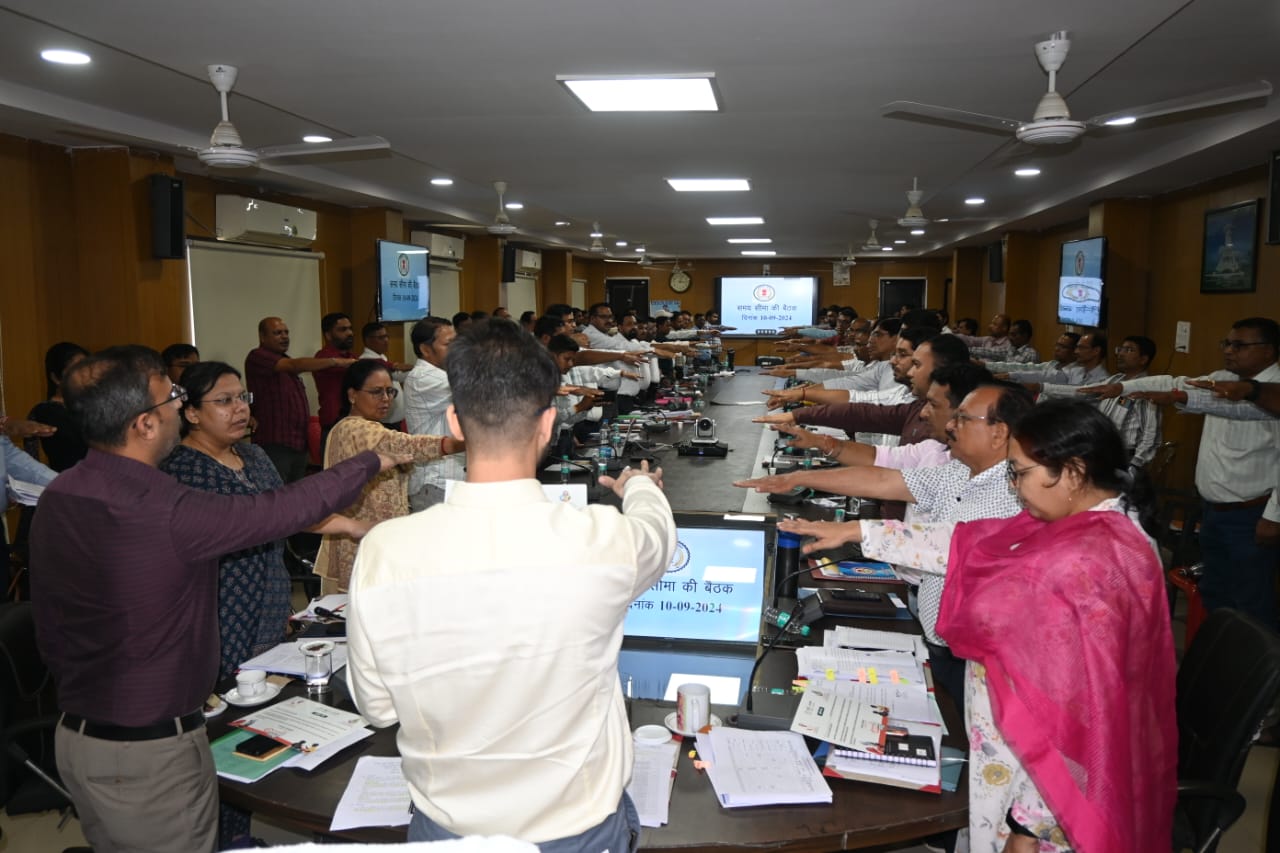 सही पोषण क़ा सन्देश घर घर तक पहुंचाने के लिए कलेक्टर ने शपथ दिलाई सही पोषण क़ा सन्देश घर घर तक पहुंचाने के लिए कलेक्टर ने शपथ दिलाई