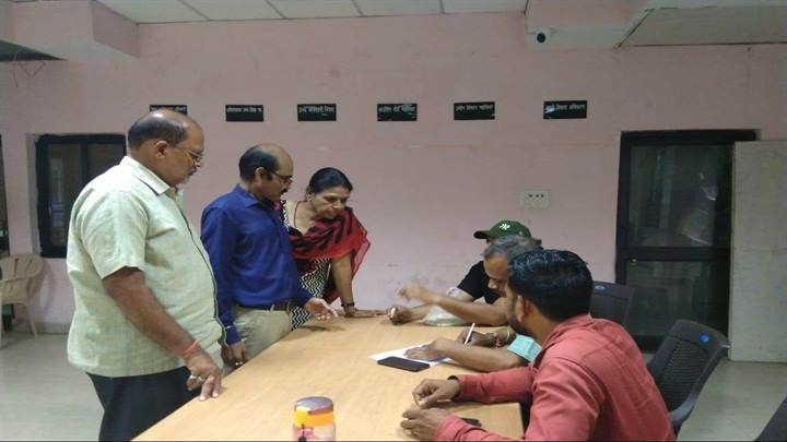 ग्वालियरः कलेक्ट्रेट में शिविर लगाकर बांटी गई डेंगू प्रतिरोधक दवाइयां, 491 लोग लाभान्वित ग्वालियरः कलेक्ट्रेट में शिविर लगाकर बांटी गई डेंगू प्रतिरोधक दवाइयां, 491 लोग लाभान्वित