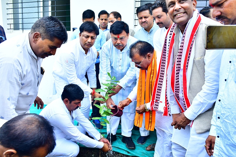 रतलामः ऊर्जा मंत्री तोमर ने किया ग्रिड का लोकार्पण रतलामः ऊर्जा मंत्री तोमर ने किया ग्रिड का लोकार्पण