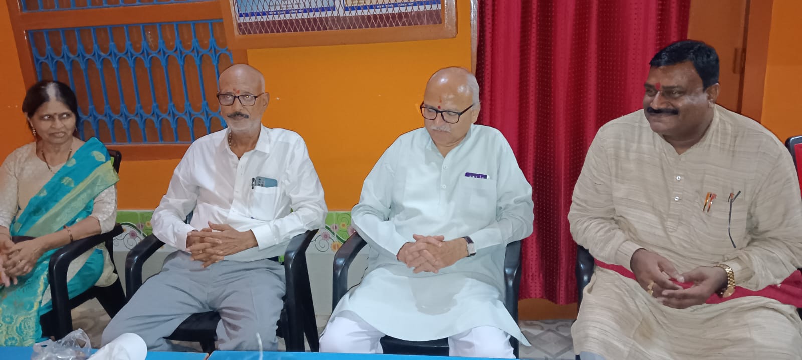 अररिया फोटो:विद्या भारती अखिल भारतीय शिक्षा संस्थान के राष्ट्रीय महामंत्री और मंत्री अररिया फोटो:विद्या भारती अखिल भारतीय शिक्षा संस्थान के राष्ट्रीय महामंत्री और मंत्री