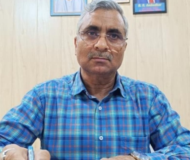 जिला विद्यालय निरीक्षक डॉ. अरुण कुमार दुबे